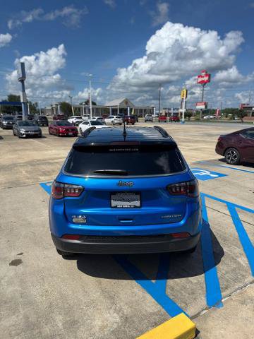 Used 2025 Jeep Compass Limited AWD/4WD image 6