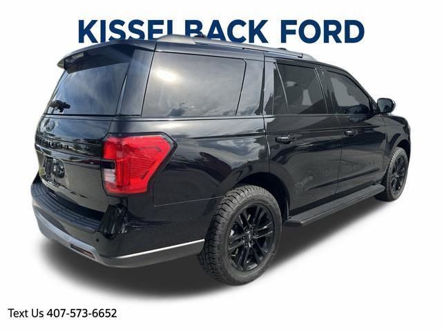 Certified 2024 Ford Expedition XLT RWD image 4