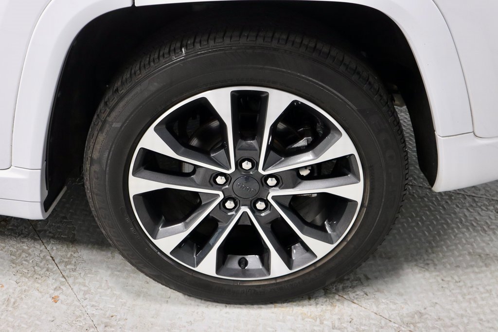 Used 2022 Jeep Grand Cherokee Overland w/ Luxury Tech Group IV image 20