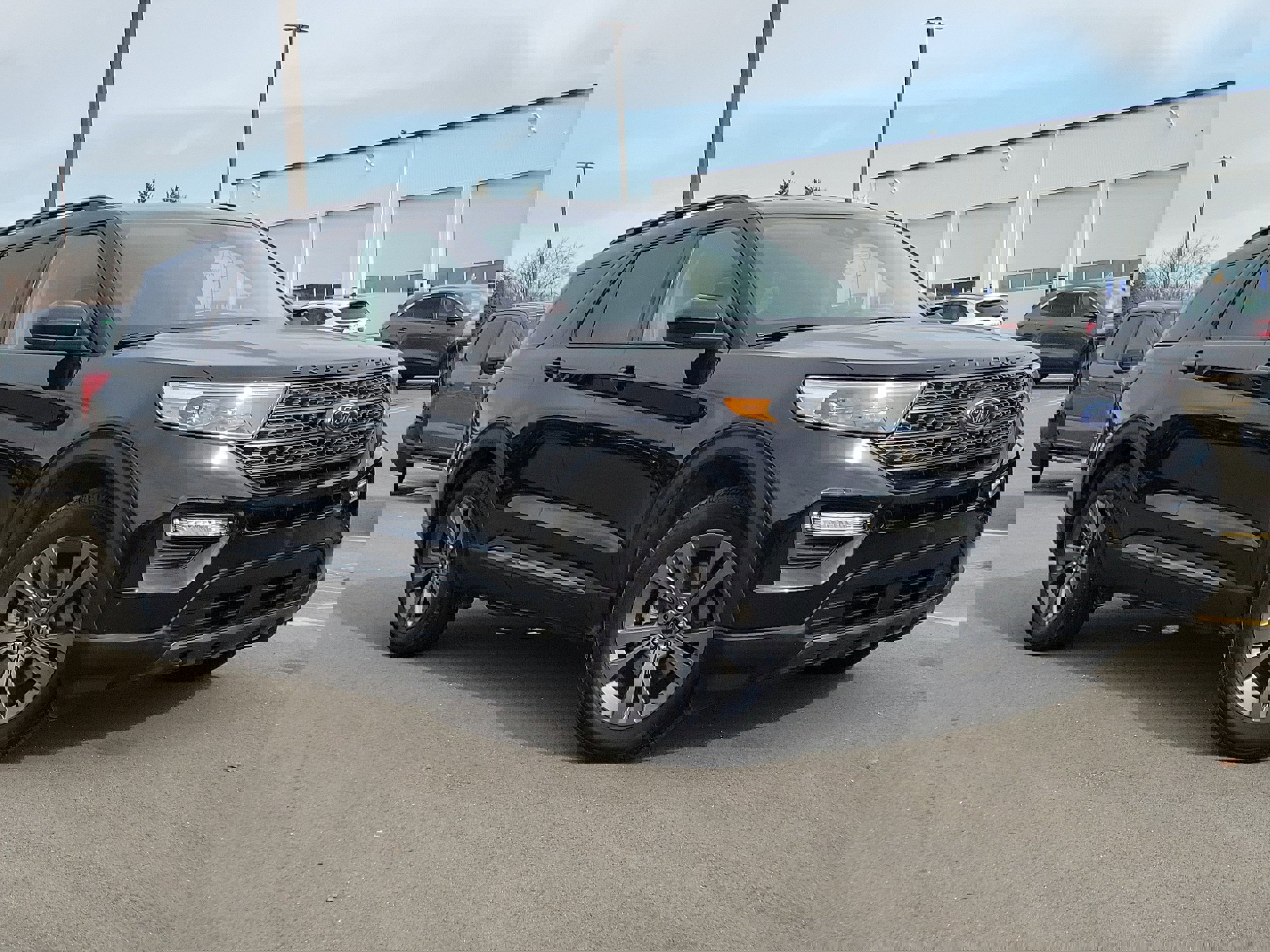 Certified 2023 Ford Explorer XLT w/ Equipment Group 202A image 5