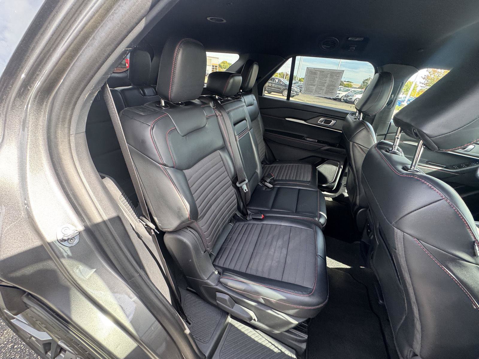 Certified 2025 Ford Explorer ST-Line w/ ST-Line Street Pack AWD/4WD image 21