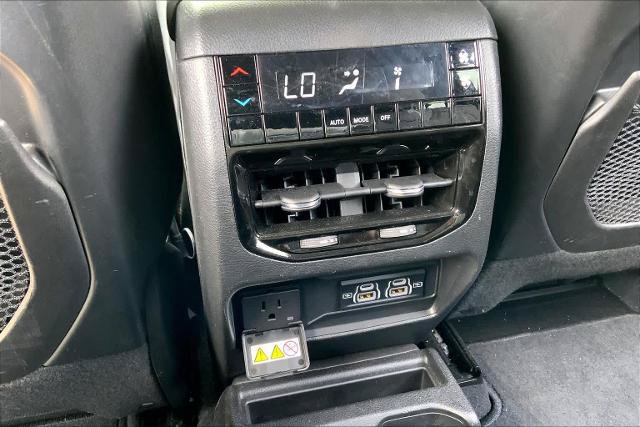 Used 2023 Jeep Grand Cherokee L Laredo RWD image 32