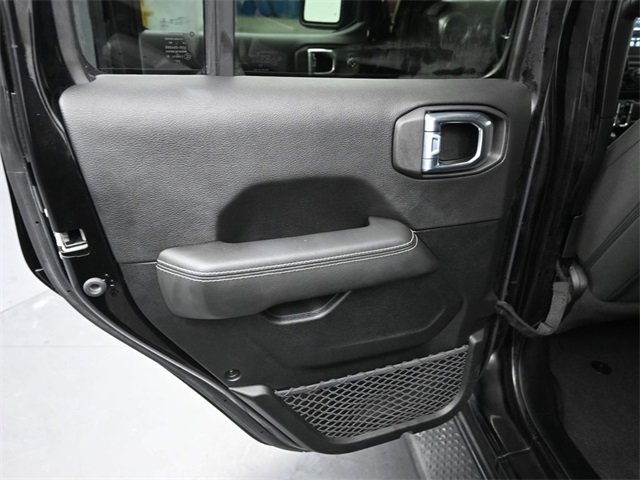 Used 2021 Jeep Gladiator Overland w/ Cold Weather Group image 22