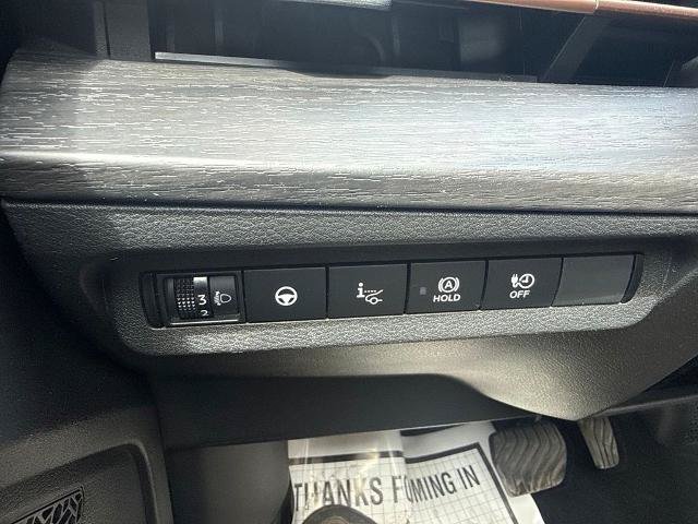 Used 2025 Nissan Ariya AWD image 13