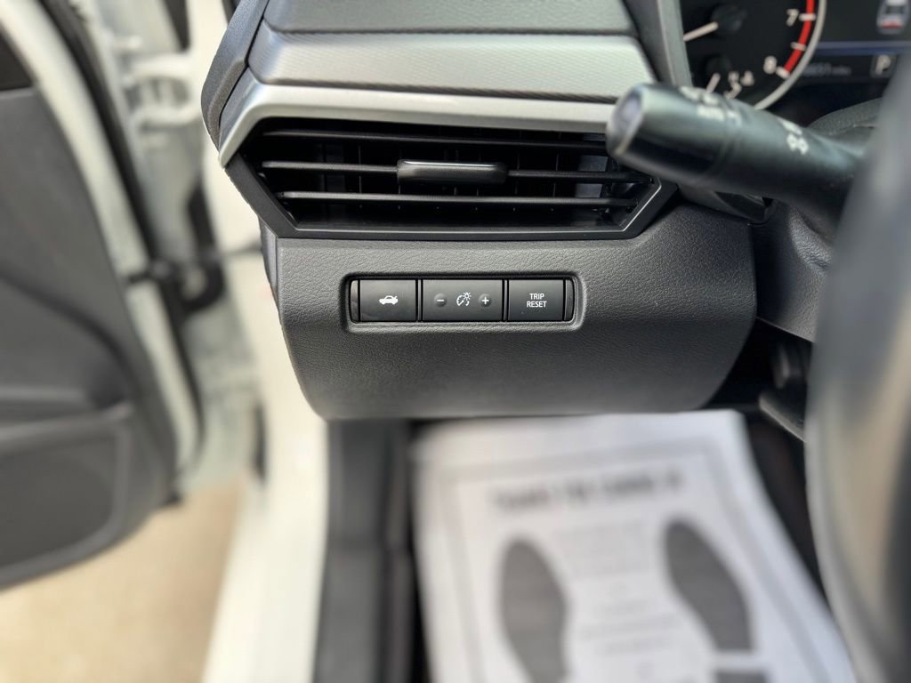 Used 2025 Nissan Altima 2.5 SR FWD image 14