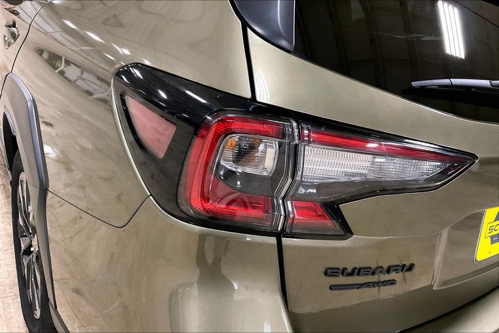 Used 2025 Subaru Outback Onyx Edition AWD/4WD image 28