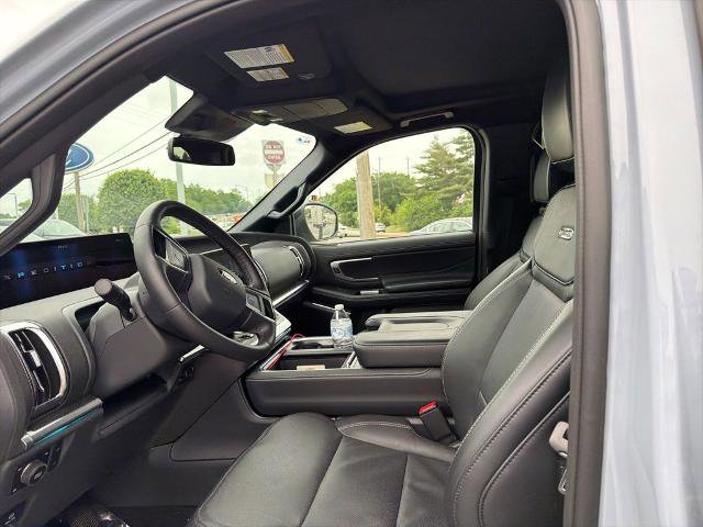 Certified 2026 Ford Expedition Platinum w/ Stealth Appearance Package AWD/4WD image 9