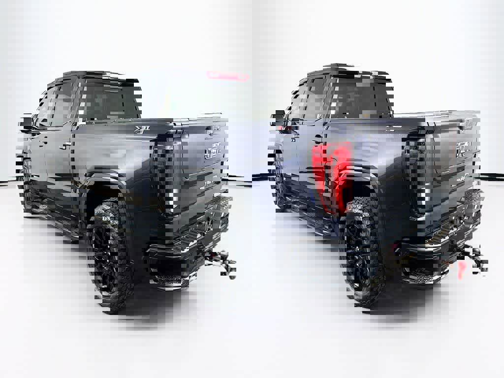 Used 2022 GMC Sierra 1500 Elevation w/ Elevation Premium Package image 3