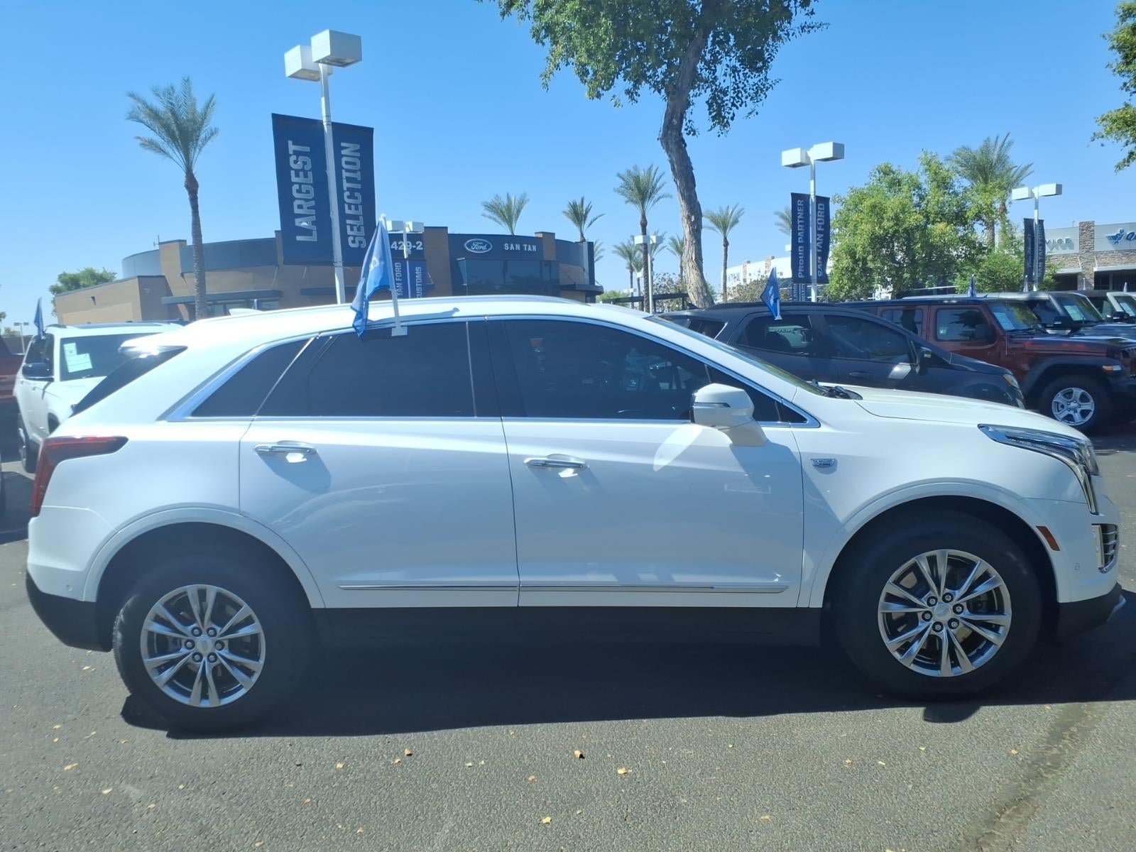Used 2021 Cadillac XT5 Premium Luxury FWD image 3