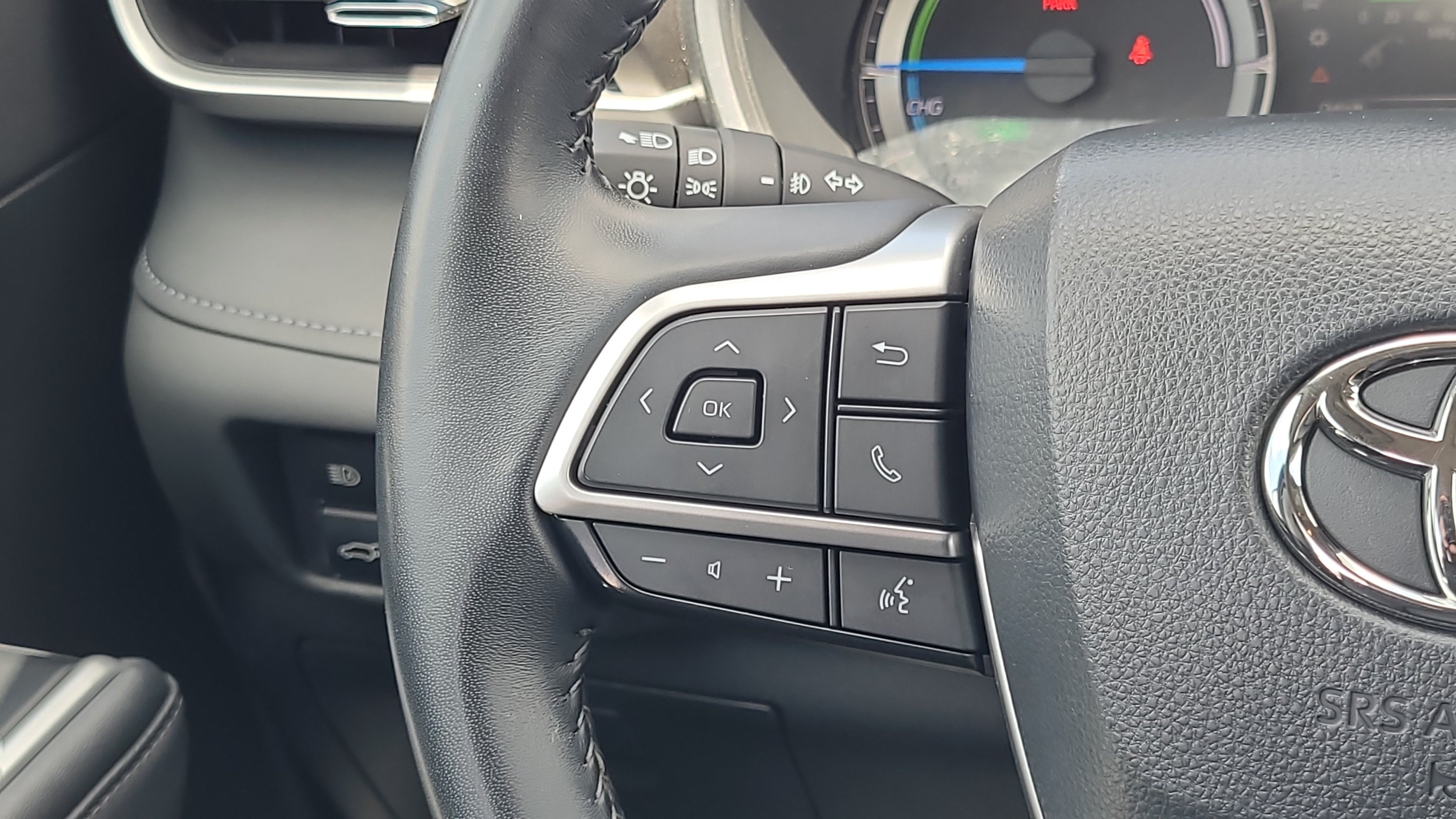 Used 2023 Toyota Highlander XLE AWD/4WD image 14