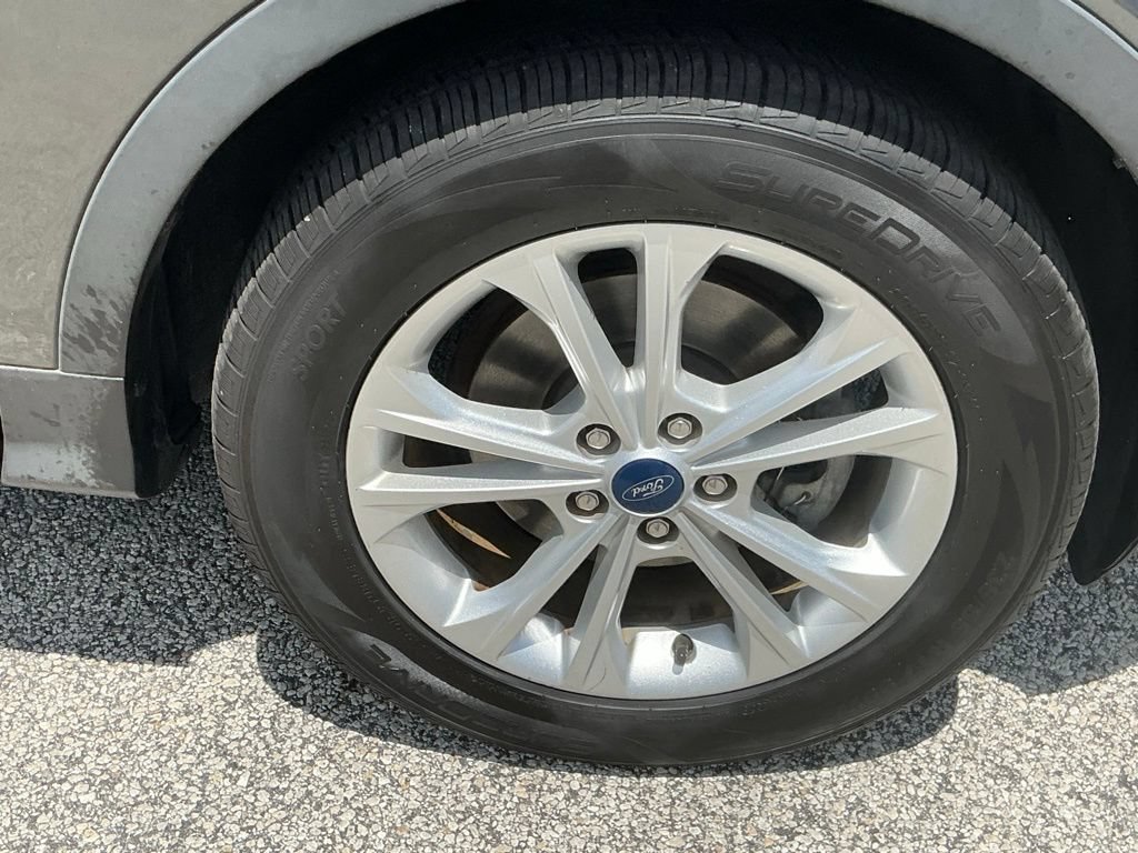 Certified 2019 Ford Escape SE FWD image 17