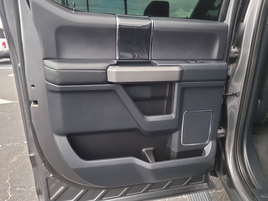 Certified 2022 Ford F250 Platinum w/ FX4 Off-Road Package AWD/4WD image 9