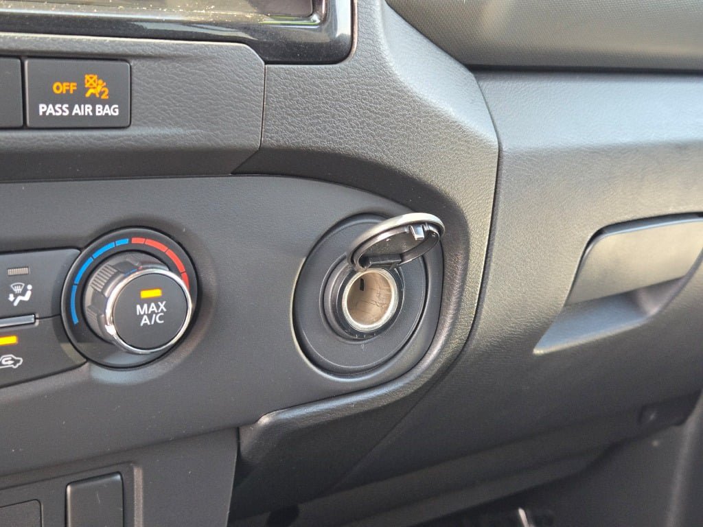 Used 2023 Nissan Frontier SV AWD/4WD image 30