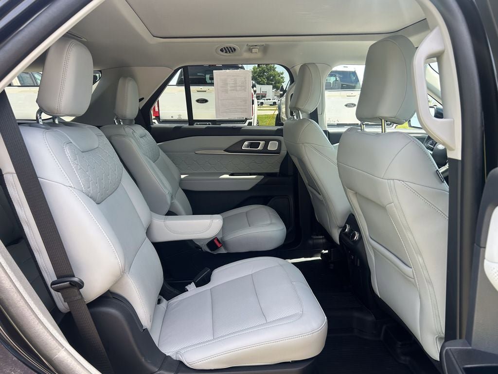 Certified 2025 Ford Explorer Platinum w/ Ultimate Package AWD/4WD image 22