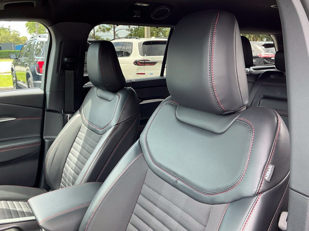 Certified 2025 Ford Explorer ST-Line w/ Premium Package RWD image 25