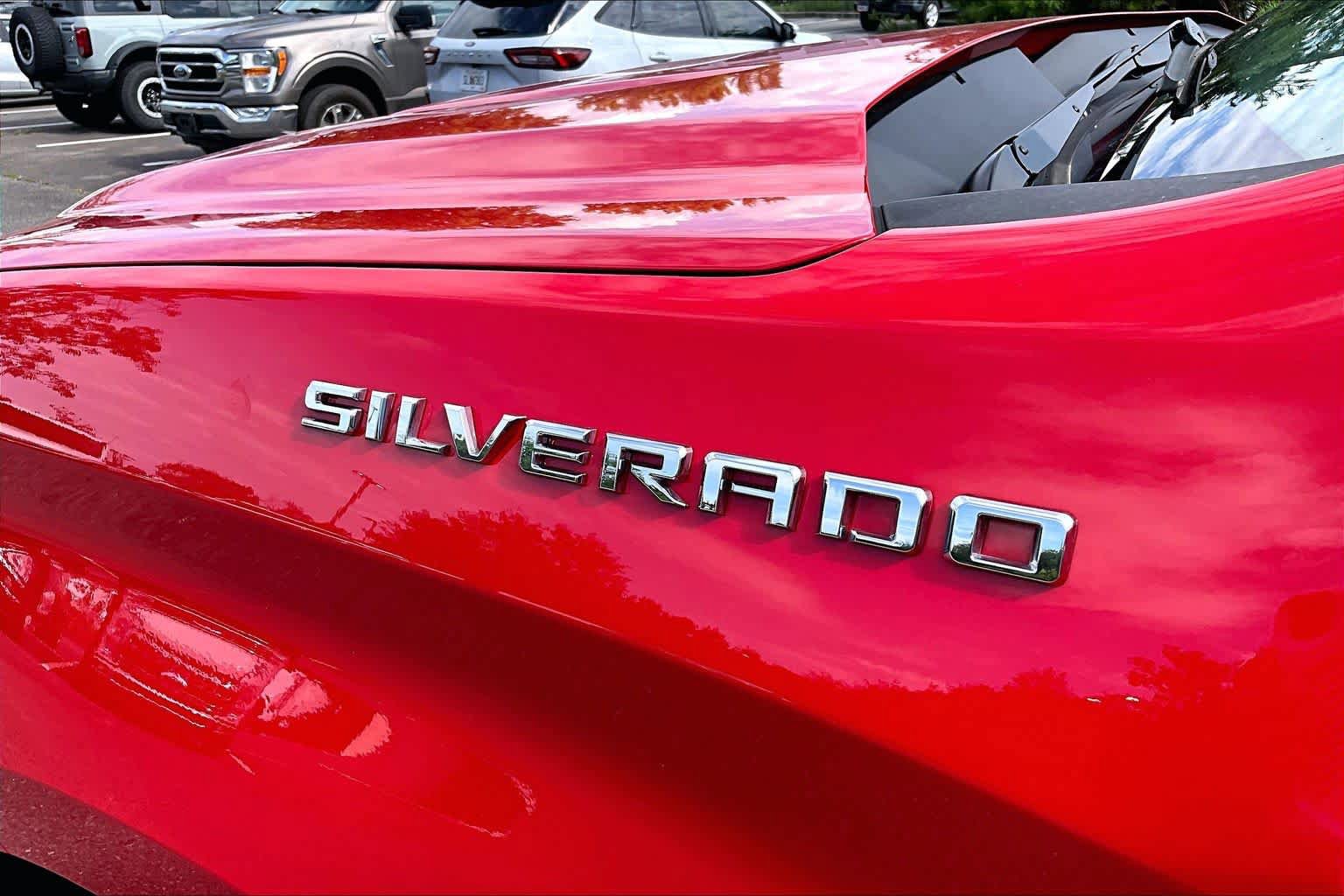 Used 2023 Chevrolet Silverado 1500 LT AWD/4WD image 10