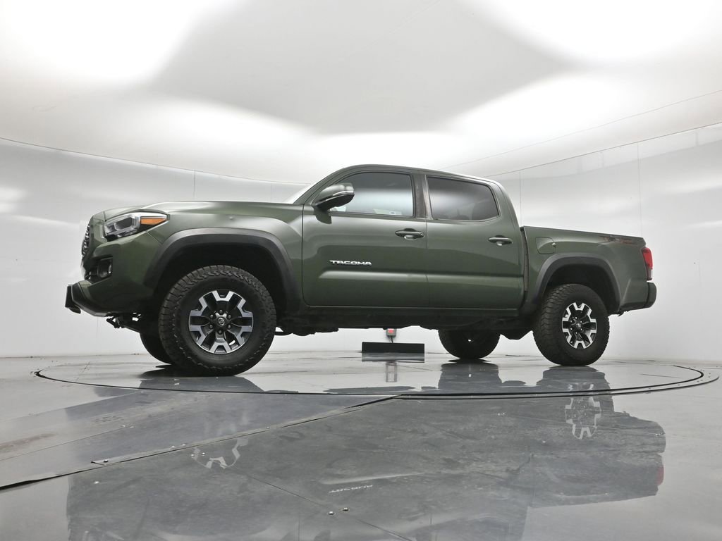 Used 2022 Toyota Tacoma TRD Off-Road w/ Technology Package RWD image 8