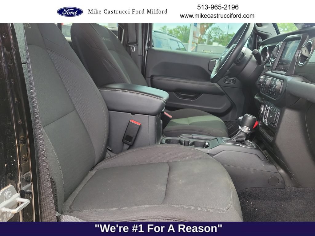 Used 2023 Jeep Gladiator Overland w/ Cold Weather Group AWD/4WD image 28