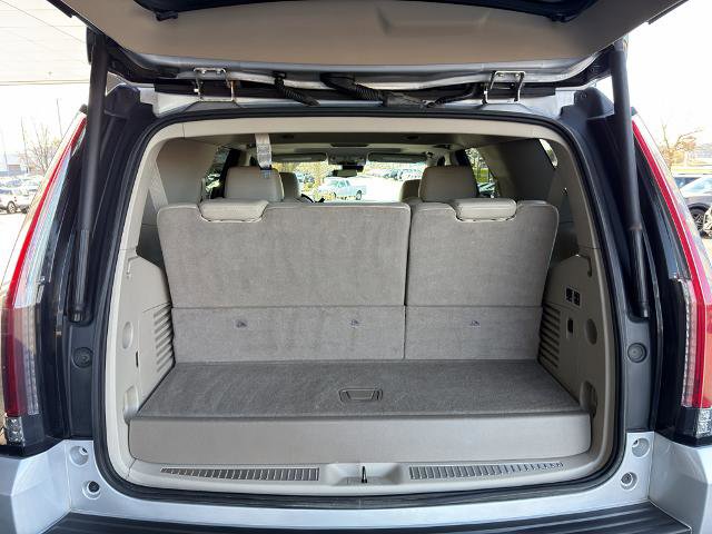 Used 2017 Cadillac Escalade Luxury image 15
