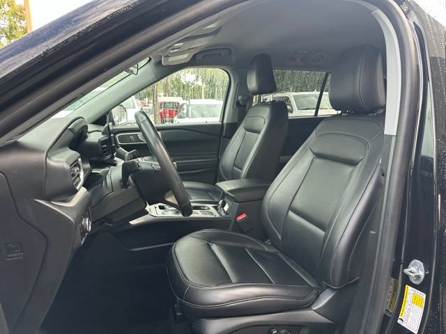 Certified 2023 Ford Explorer XLT w/ Equipment Group 202A RWD image 12