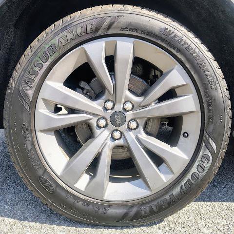 Certified 2021 Ford Explorer XLT w/ Equipment Group 202A AWD/4WD image 12