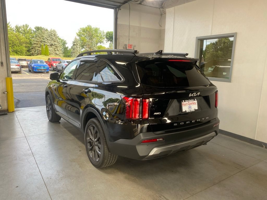 Used 2022 Kia Sorento SX Prestige w/ Rust Color Package AWD/4WD image 3