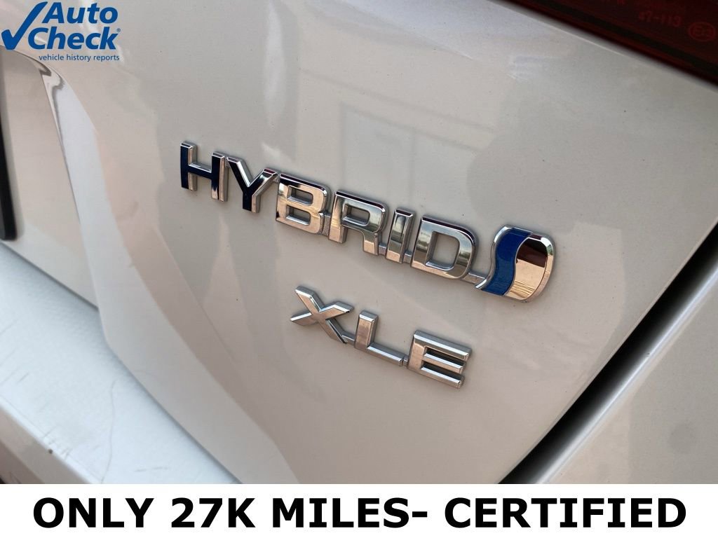 Used 2020 Toyota Prius XLE w/ Advanced Technology Package image 8