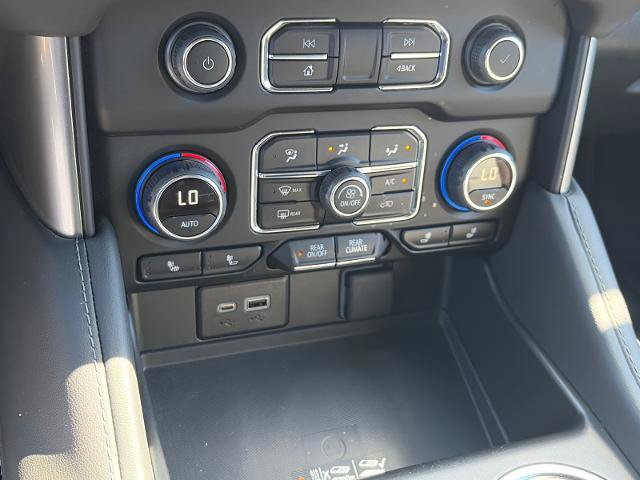 Used 2023 Chevrolet Tahoe Z71 w/ Luxury Package AWD/4WD image 13