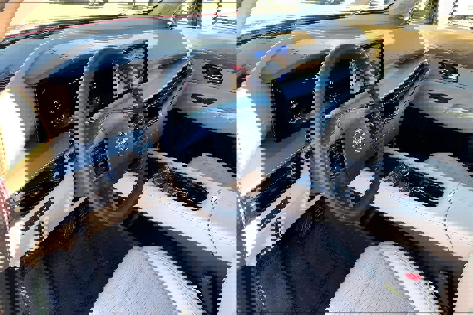 Used 2025 Nissan Murano Platinum w/ Cargo Package image 17