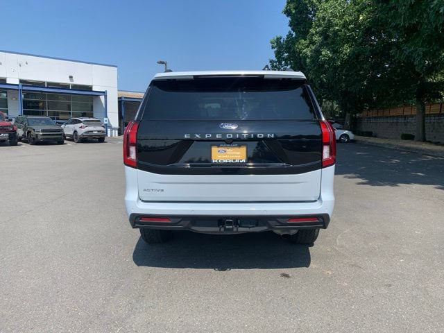 Certified 2025 Ford Expedition Active AWD/4WD image 5