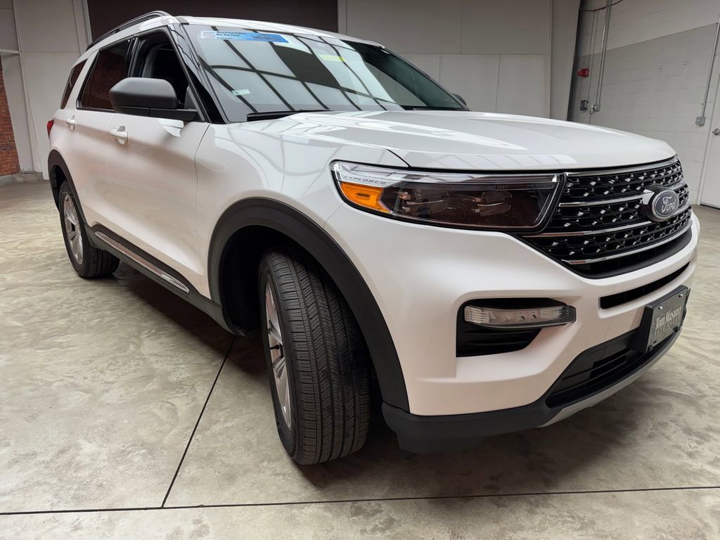 Certified 2023 Ford Explorer XLT w/ Equipment Group 202A image 5