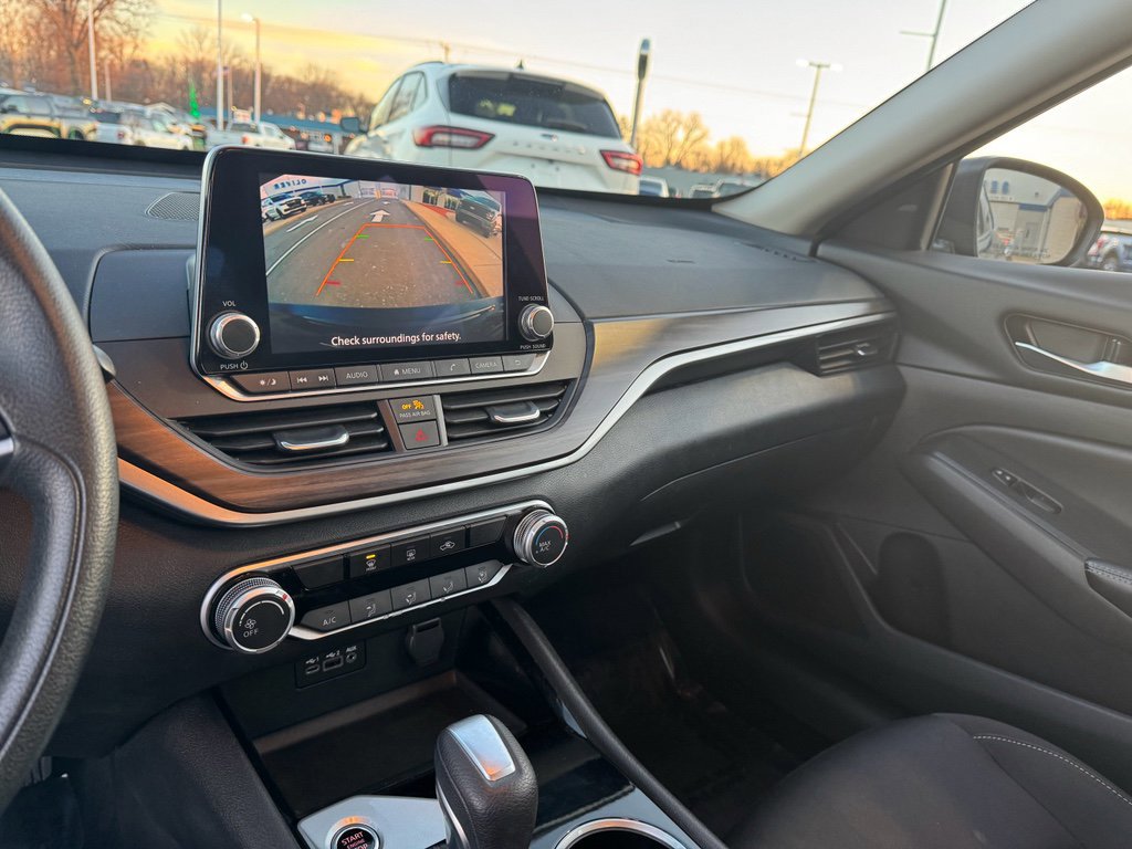 Used 2024 Nissan Altima 2.5 SV image 29