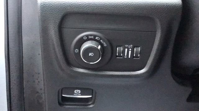 Used 2021 Jeep Grand Cherokee L Limited image 19