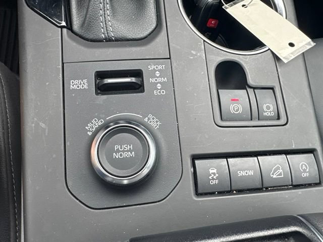 Used 2022 Toyota Highlander XSE AWD/4WD image 19