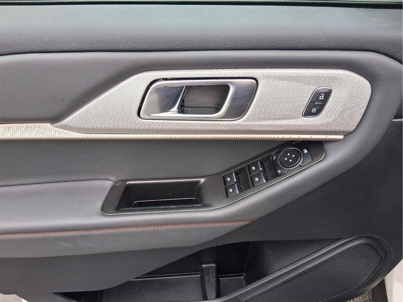 Certified 2025 Ford Explorer Active w/ Active Comfort Package RWD image 25