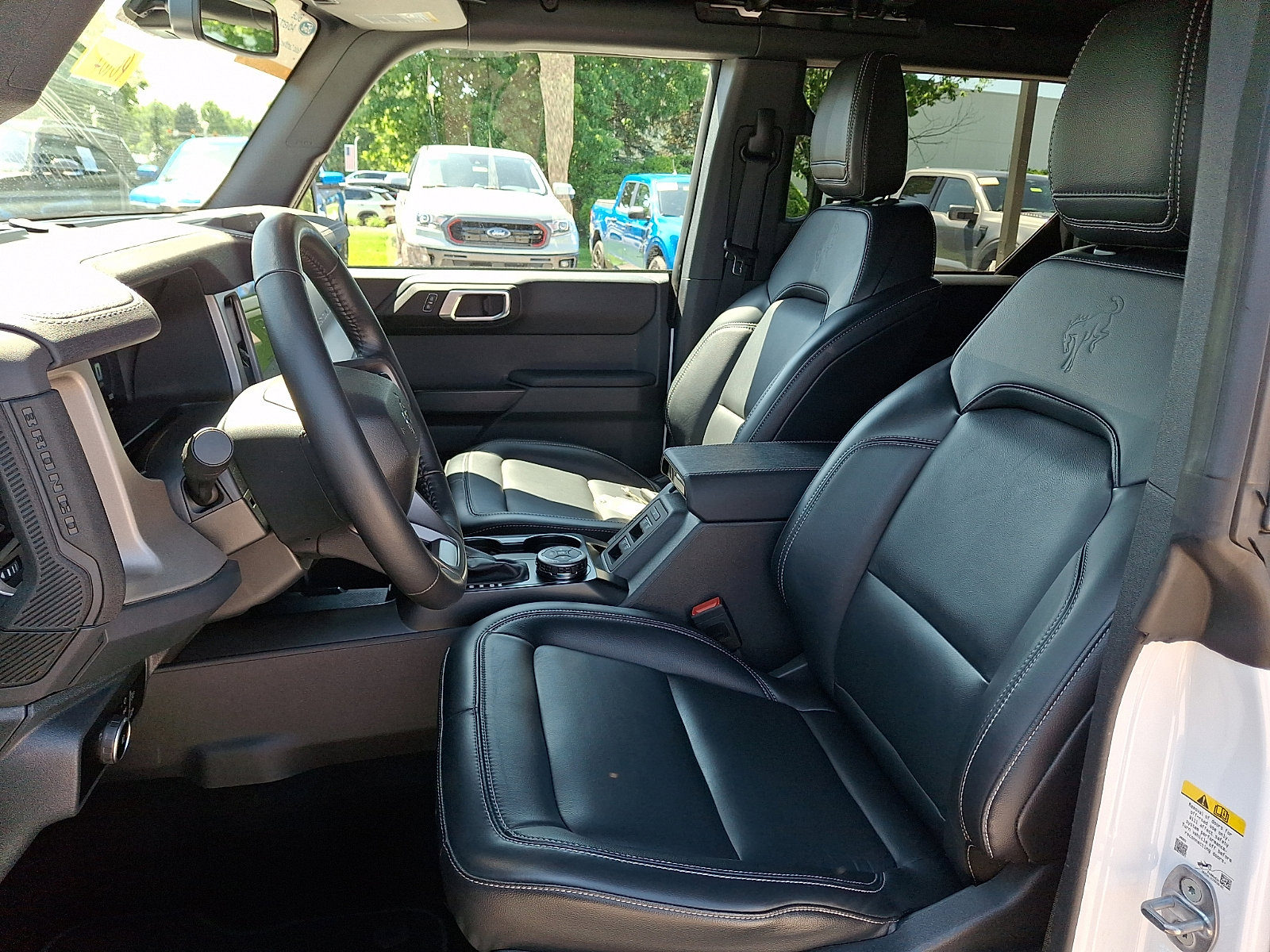 Certified 2025 Ford Bronco Outer Banks AWD/4WD image 16