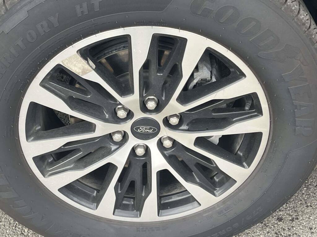Certified 2025 Ford Expedition Platinum AWD/4WD image 14
