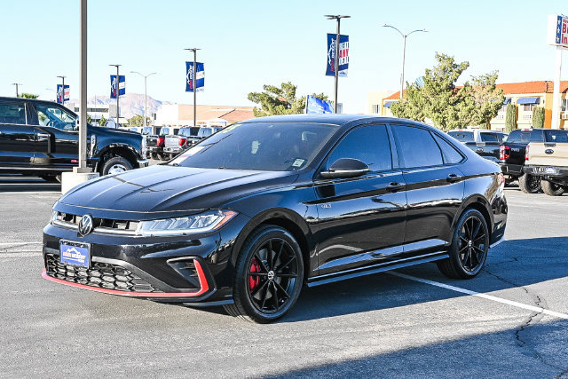 Used 2025 Volkswagen Jetta GLI Autobahn FWD image 3
