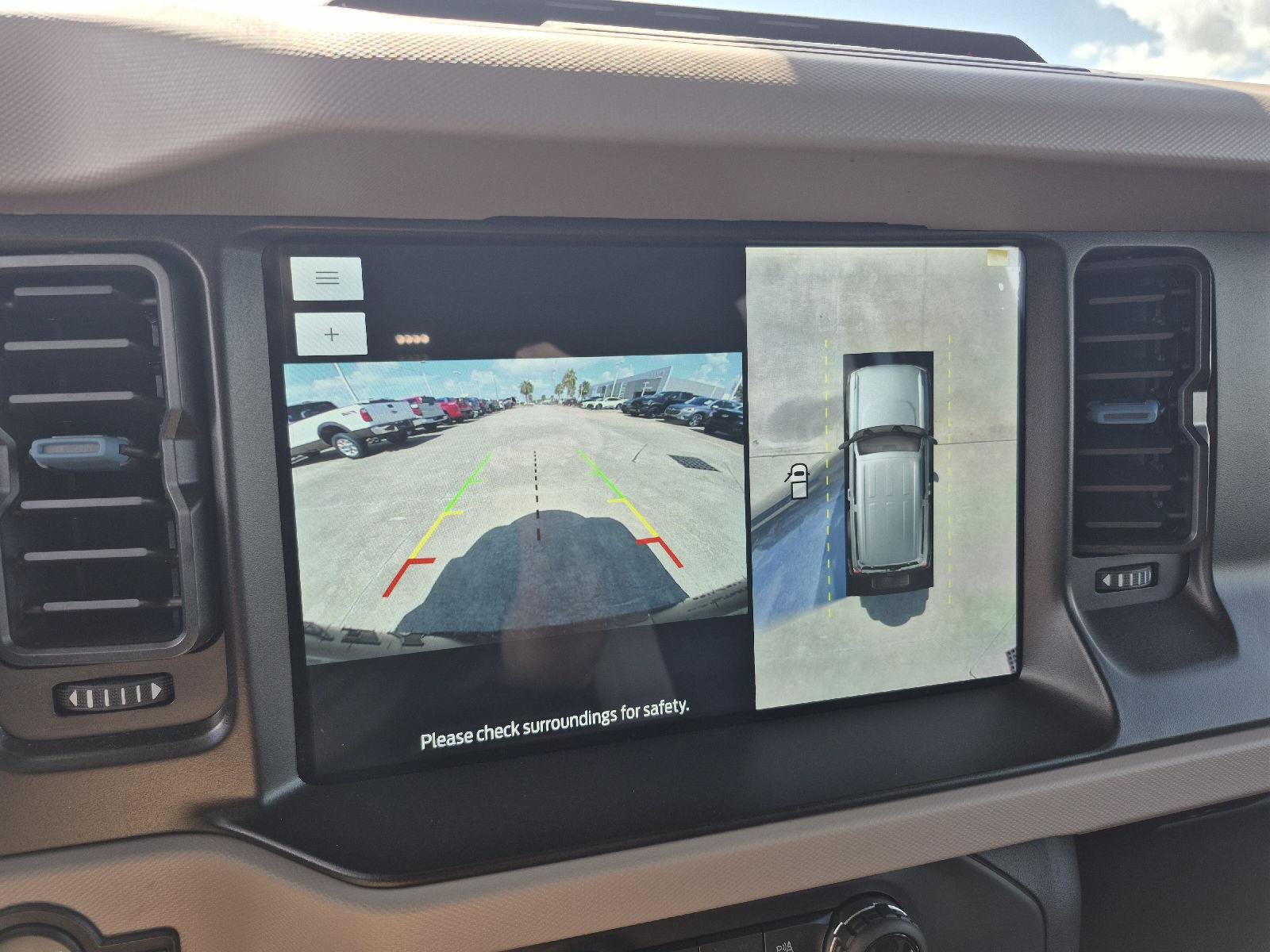 Certified 2023 Ford Bronco Wildtrak AWD/4WD image 2