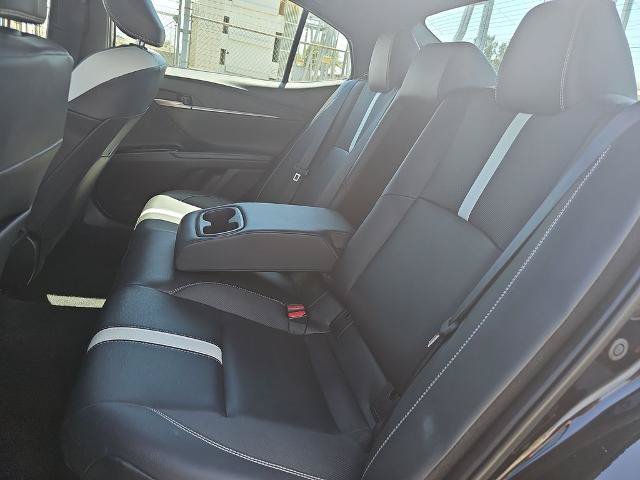 Used 2025 Toyota Camry SE FWD image 13