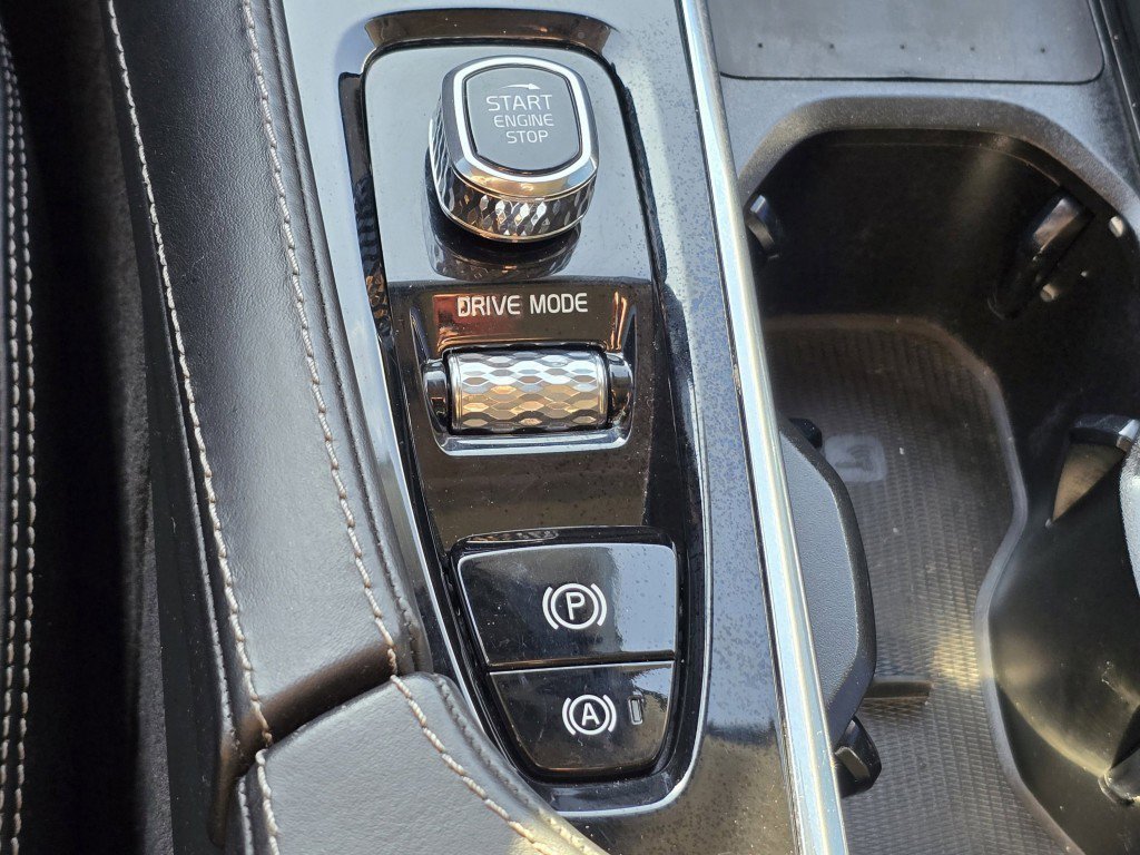 Used 2021 Volvo XC90 T6 Inscription w/ Lounge Package image 15