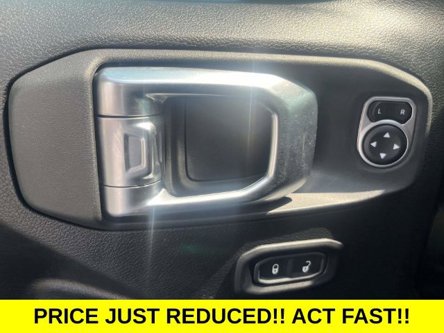Used 2023 Jeep Wrangler Unlimited Rubicon w/ LED Lighting Group AWD/4WD image 18