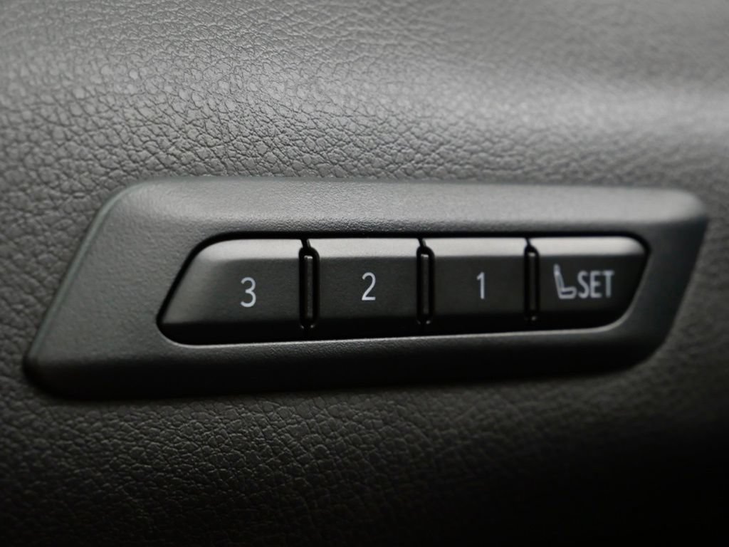 Used 2023 Lexus UX 250h F Sport FWD image 29