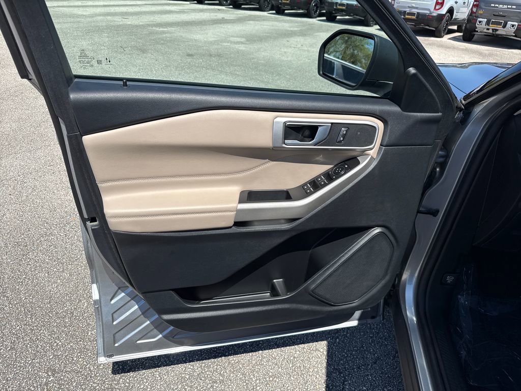 Certified 2023 Ford Explorer XLT image 13