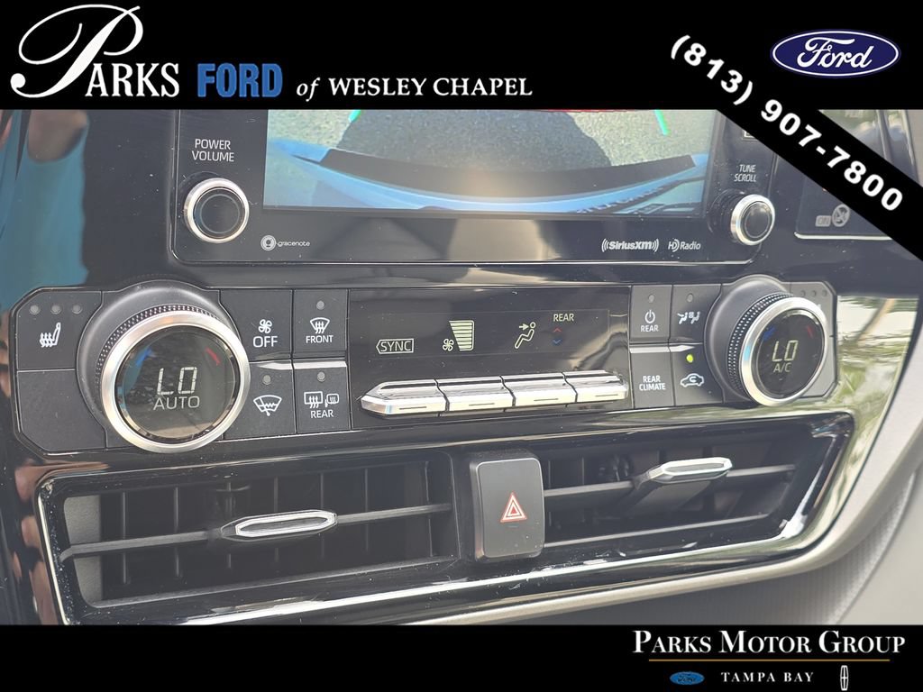 Used 2022 Toyota Highlander XLE FWD image 25
