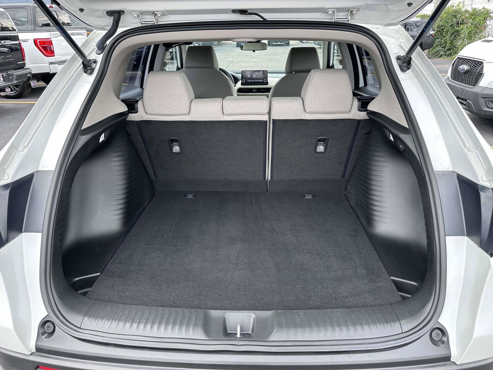 Used 2023 Honda HR-V LX image 8