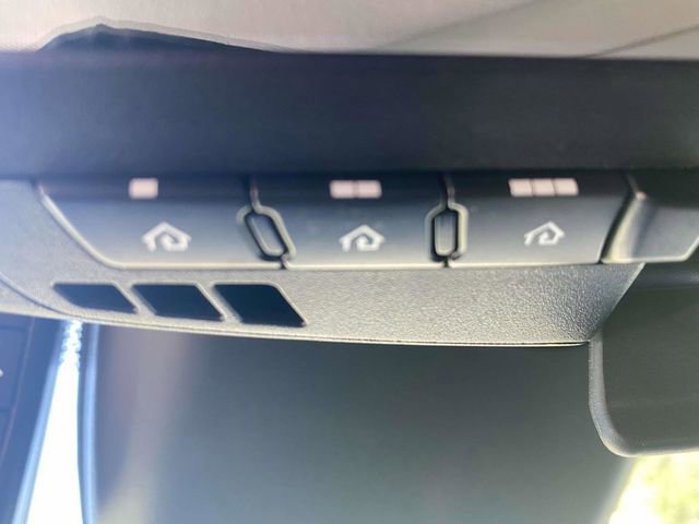 Used 2023 Toyota Highlander Platinum FWD image 38