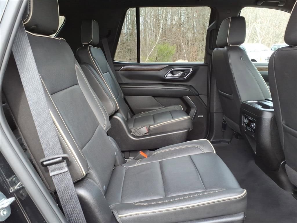 Used 2024 Chevrolet Tahoe Premier AWD/4WD image 13