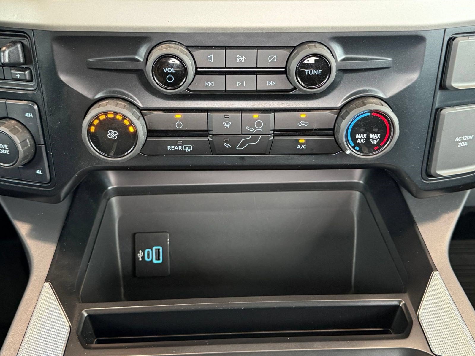 Certified 2023 Ford F450 XLT w/ FX4 Off-Road Package AWD/4WD image 22