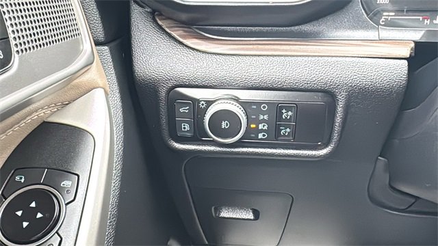 Certified 2023 Ford Explorer Limited w/ Hybrid Equipment Group 310A image 15